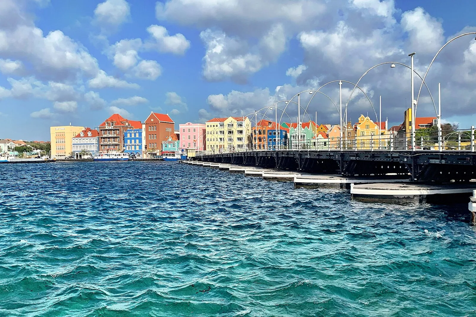 Auto huren op Curaçao: zo doen de locals het